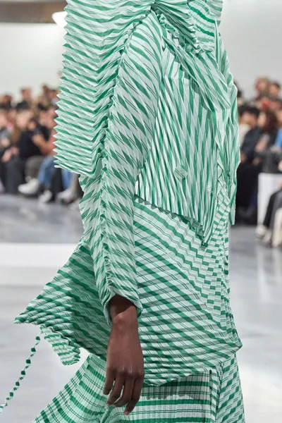 Look 120